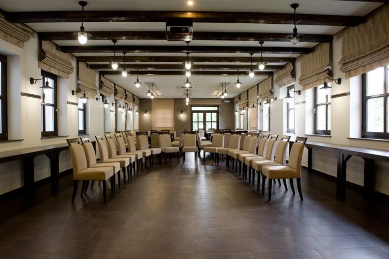 Varga tanya konferencia